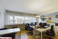 Lichtdurchflutete Bürofläche im 10. Obergeschoss des CityTowers Linz