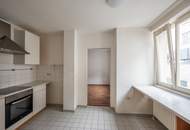 ++AIRBNB++ Unlock the Potential – 3-Room Period Apartment to Make Your Own