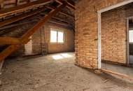 Zu Fuß zum Bahnhof! Großzügiges Einfamilienhaus mit 1.317m² Grundstück in Marchegg – Ihr Sanierungsprojekt!