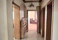 Gast- und Wohnhaus inkl. 4 Ferienwohnungen, 7 Garagenplätze und Parkplätze.