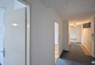 Sanierungsbedürftige Eigentumswohnung mit großzügiger Terrasse