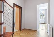 In Bestlage nahe Karmelitermarkt: Zentral begehbare Maisonette-Altbauwohnung in sehr gepflegtem Zustand und freiem Blick