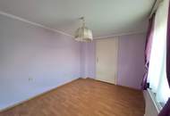 Einfamilienhaus mit Pool und großem Grundstück