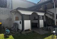 Traumhaftes Mehrfamilienhaus-Ensemble: 3 Wohneinheiten, XL-Garten, 2 Garagen!
