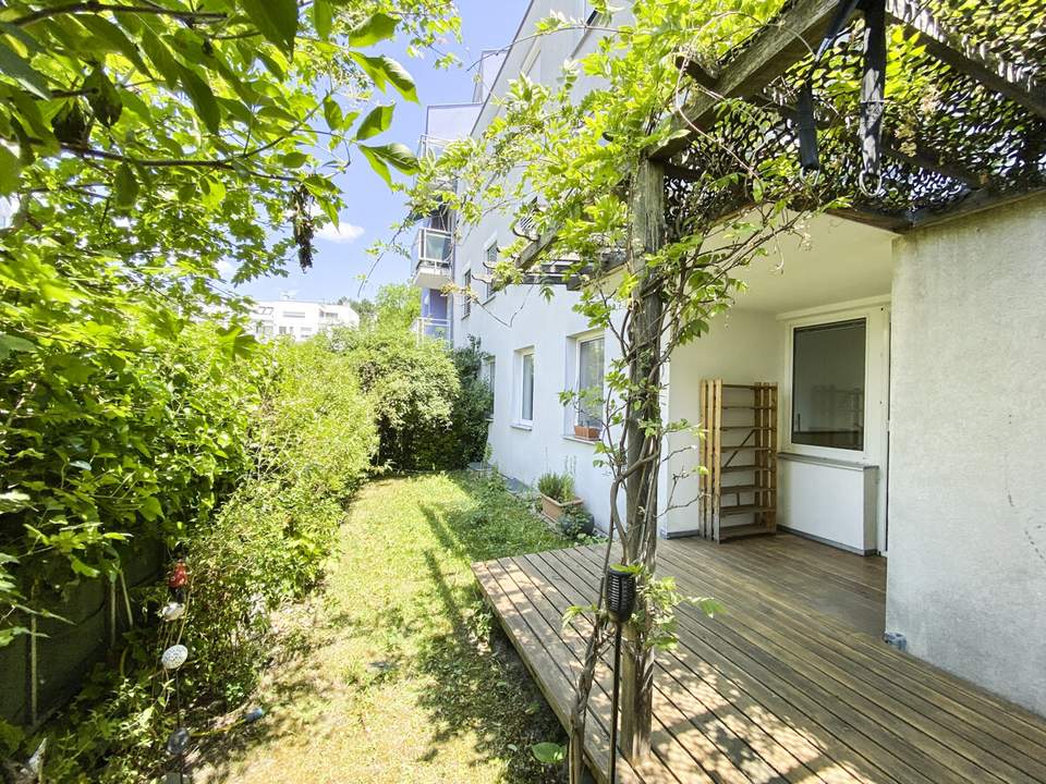Charmante Terrassenwohnung mit Eigengarten