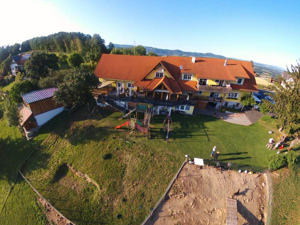 Wohn- und Geschäftshaus mit schöner Aussicht in der Oststeiermark.