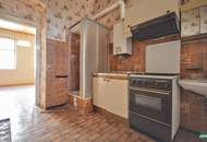 Sanierungsbedürftige 2-Zimmer-Altbau mit Potenzial