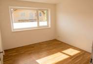 Ideal für Singles oder Paare – neuwertige 2 Zi.-Wohnung mit Balkon und Carport