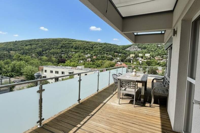180 Grad Blick über die Hinterbrühl! 4-Zimmer DG Maisonette mit GROSSEN Sonnenterrassen und einem Garten!, Wohnung-kauf, 885.000,€, 2371 Mödling