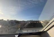 Therapieräume/ Yogastudio/ Atelier: Absolutes Lichtjuwel im Dachgeschoss zur Vermietung