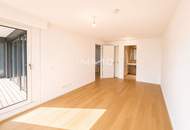 Directly at the main train station: Big 4-room apartment commission-free