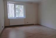 TOP LAGE - NEU RENOVIERTES 4 ZIMMER APARTMENT MIT LOGGIA