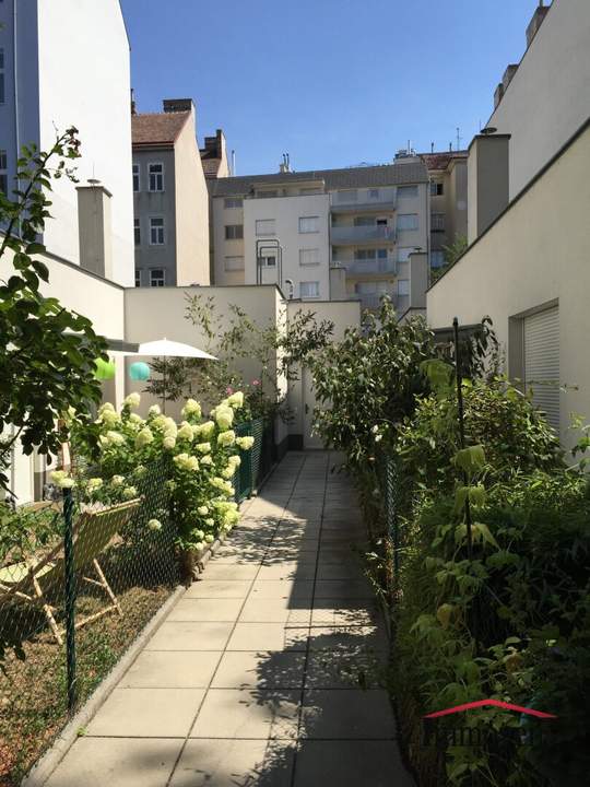 RUHIGE LAGE: Helle 2-Zimmerwohnung mit Garten (Mietbeginn 01.11.2025)