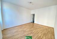 Ruhelage nahe Arthaberpark - Neuwertig renovierte Wohnung mit Traumbad, Einbauküche und Abstellraum!