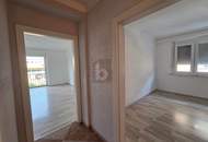 HELLE 3-ZIMMER NAHE BAHNHOF; MIT HALB OFFENER KÜCHE &amp; FRANZÖSISCHEM BALKON