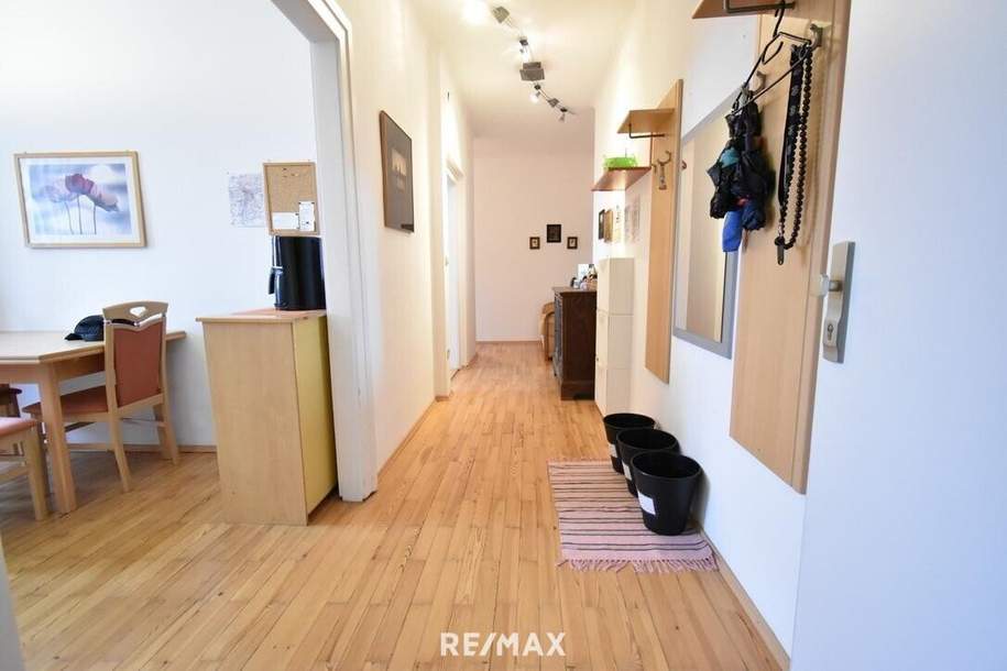 Voll möblierte Wohnung mit 3 Schlafzimmern, Küche und Parkplatz in zentraler Lage! WG tauglich!, Wohnung-miete, 893,22,€, 4400 Steyr(Stadt)