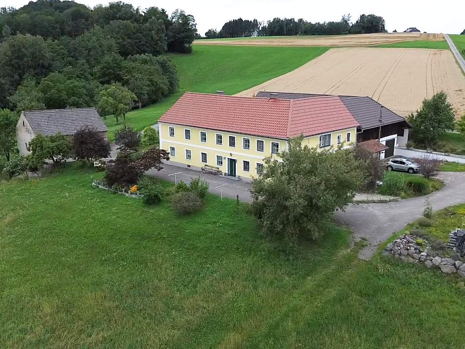 Traumhaftes Bauernhaus in Alleinlage mit Blick auf den Sonntagberg – 13 Hektar Natur pur im Ybbstal