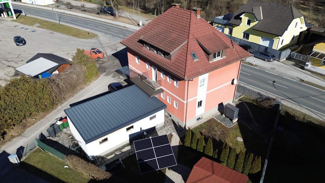 HELLE 2-ZIMMER-WOHNUNG MIT CARPORT IN GUTER LAGE (Brückl)