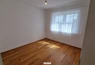 Neuwertige Doppelhaushälfte mit Carport und PV-Anlage in Reichersdorf