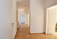Helle Dachgeschosswohnung mit Charme und viel Freifläche