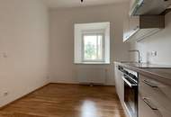 ++ schöne Wohnung in TOP Lage mit Balkon und möblierten Küchenblock ++