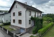 Großes Wohnhaus mit weitläufigem Grund in Kilb