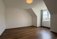 "2-Zimmer Dachgeschosswohnung in ruhiger Lage"
