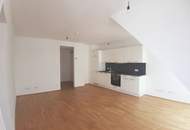 Helle 2-Zimmer-Dachgeschosswohnung mit Terrasse - in der Koloniestraße