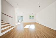 Fertiggestellt &amp; bezugsbereit | 5-Zimmer Neubau-Reihenhaus mit ca. 50m² Eigengarten | Hofruhelage | Luftwärmepumpe