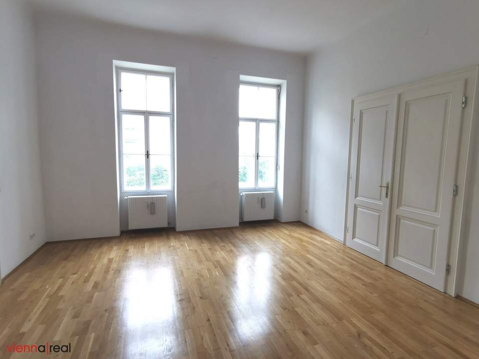 UNBEFRISTET - Schöne und helle 4-Zimmer Altbauwohnung mit separater Küche, Loggia, Abstellraum und Kellerabteil in Grünruhelage