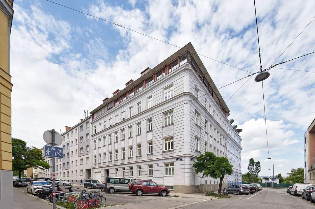 Investment in den Wiener Altbau I unbefristet vermietete Balkonwohnung