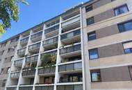Barrierefreie Loggia-Wohnung mit vier Zimmern im 3. Liftstock