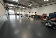 Edler Schauraum für PKW oder Motorradhandel inklusive Werkstatt und großer Lagerhalle