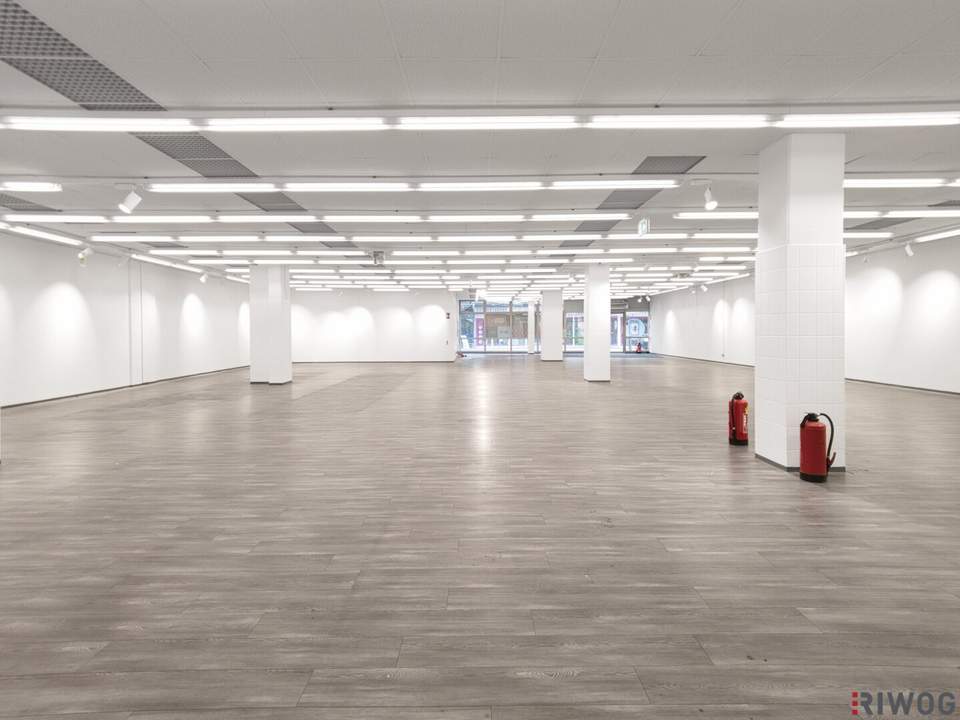 Geschäftslokal mit ca. 605m² in Einkaufspassage! Zentrumslage & gratis Kundenparkplätze!