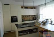 Schönes Anwesen mit Nebengebäude und großem Grundstück!