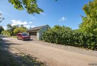 Mehrgenerationenhaus | vier Grundstücke, ca. 2.117 m² Grund, Pool, Sauna, zwei Garagen & großer Garten im Wienerwald