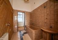 **Hannovermarkt** Renovation Opportunity: 3-Room Period Apartment with Airbnb Potential