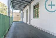 Heller Altbau mit großzügigem Balkon