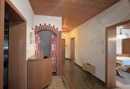 Sanierungsbedürftige 3-Zi-Eigentumswohnung mit Garten!