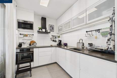 Neuwertige 3-Zimmer-Wohnung in Schwechat mit Balkon und Garagenstellplatz – Ihr neues Zuhause!, Wohnung-kauf, 389.000,€, 2320 Bruck an der Leitha