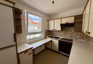 Lichtdurchflutete 2 Zimmerwohnung mit Loggia!