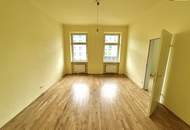 Jetzt besichtigen! Helle 2,5-Zimmer-Wohnung mit zwei Balkonen und feiner Lage!