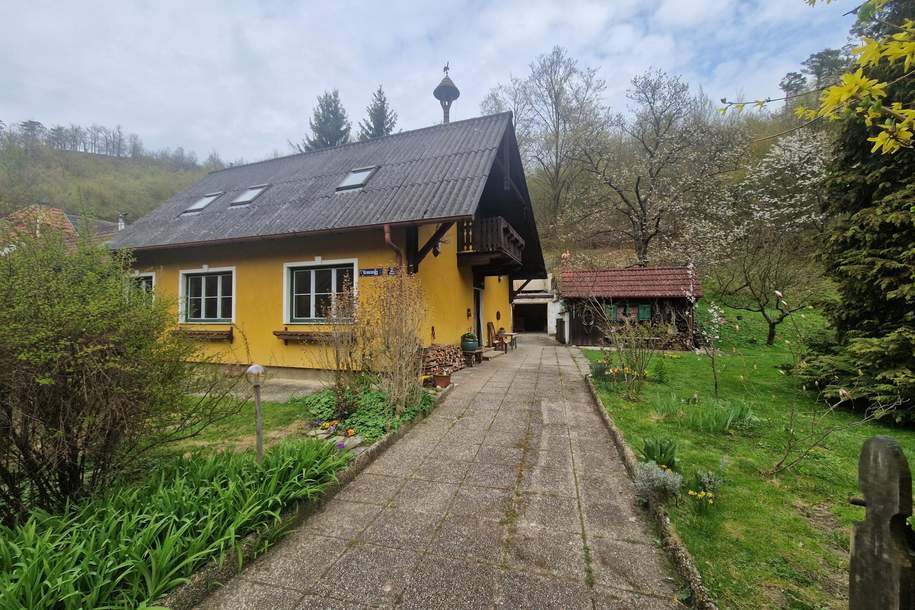 LIEBEVOLLES WOHNJUWEL MIT PARKÄHNLICHEM GARTEN IN TRAUMHAFTER WALDRANDLAGE MIT HERRLICHEM AUSBLICK UNWEIT VOM STAUSEE KRONSEGG, Haus-kauf, 347.000,€, 3553 Krems(Land)