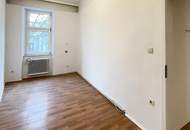 3 Zimmer mit Balkon, komplett neues Bad und WC