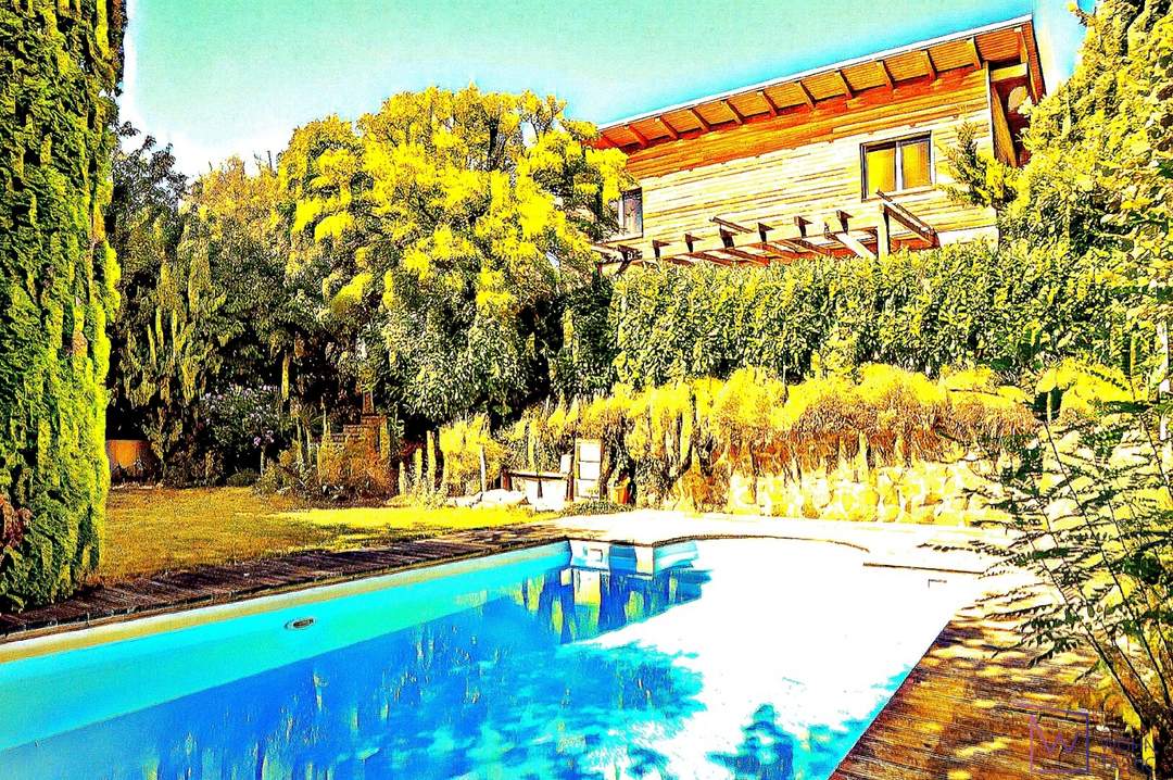 Mit (Sonnen)SCHIRM, CHARME und (Wasser)MELONE: Einfamilienhaus mit Pool und Fernblick am Ölberg