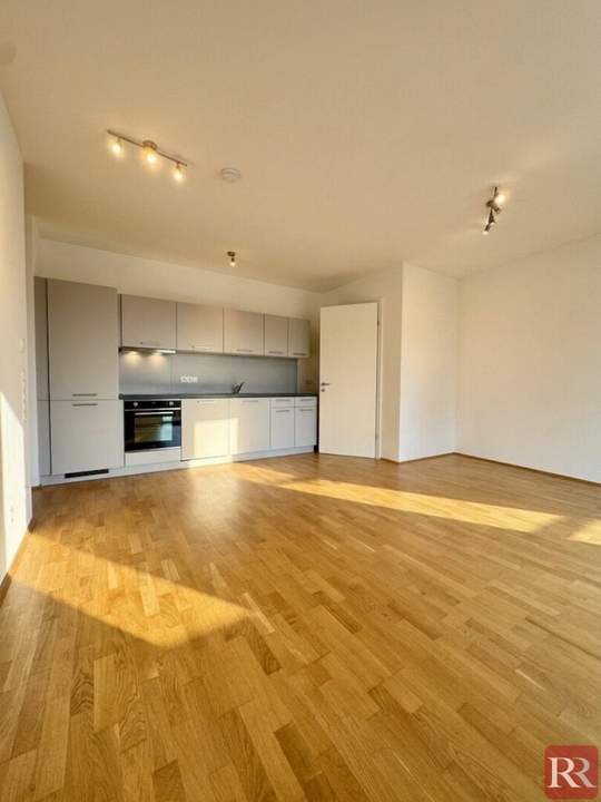 Helle 2-Zimmer-Wohnung mit Balkon in moderner Wohnanlage