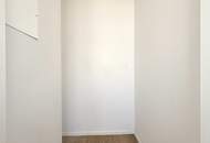 Hochwertig sanierte, schöne DG-Maisonette mit Terrasse in toller Lage! 1180!