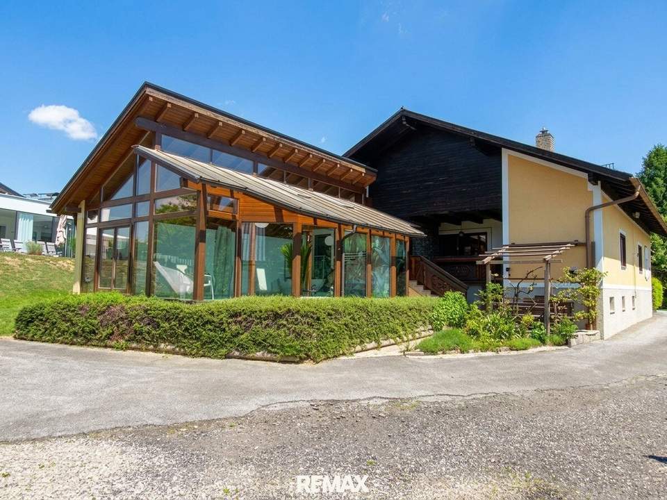 Charmantes EFH mit Hallenbad im Vulkanland - Ferienhaus - z.b. Airbnb in Ottendorf, 6 Zimmer, Garage, Terrasse – Ihr Traum in der Steiermark!