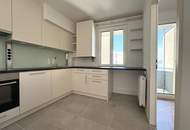 HELL UND SEHR GROSSZÜGIG - HOCHWERTIG SANIERTE 5-ZIMMER-WOHNUNG MIT BALKON IM 5. LIFTSTOCK