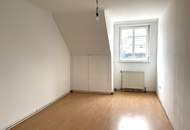 Sanierungsbedürftige DG-Wohnung bei der Währinger Straße/Volksoper